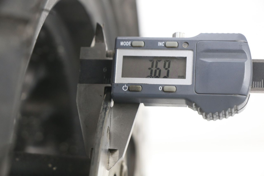 photo de FRONT RIM KYMCO LIKE 2T 50 (2009 - 2018) - Zoom on usage condition