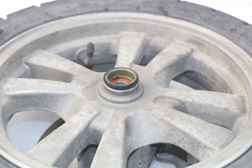 photo de FRONT RIM KYMCO LIKE 4T 50 (2009 - 2018) - Technical close-up