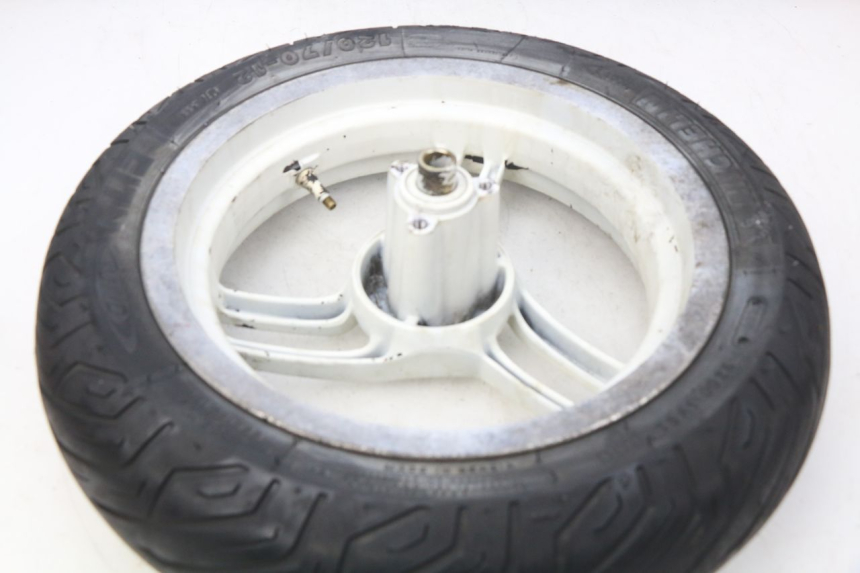 photo de FRONT WHEEL RIM PEUGEOT LUDIX 50 (2008 - 2017) - Zoom on usage condition