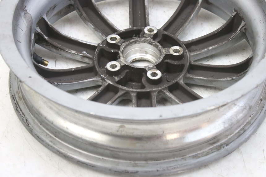 photo de FRONT WHEEL PIAGGIO MP3 RL 250 (2006 - 2010) - Zoom on usage condition