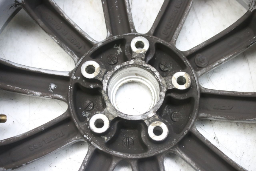 photo de FRONT WHEEL PIAGGIO MP3 RL 250 (2006 - 2010) - Technical close-up