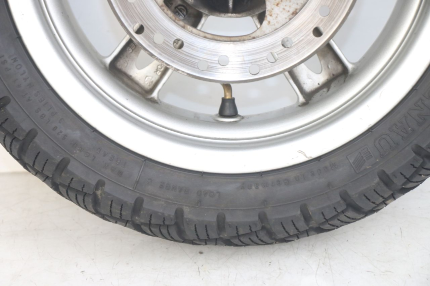 photo de FRONT WHEEL YAMAHA NEOS NEO'S 4T 50 (2008 - 2016) - High-resolution close-up