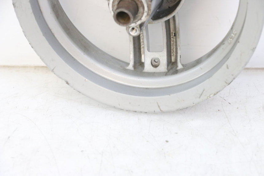 photo de FRONT WHEEL RIM PEUGEOT LUDIX 50 (2005 - 2007) - Zoom on usage condition