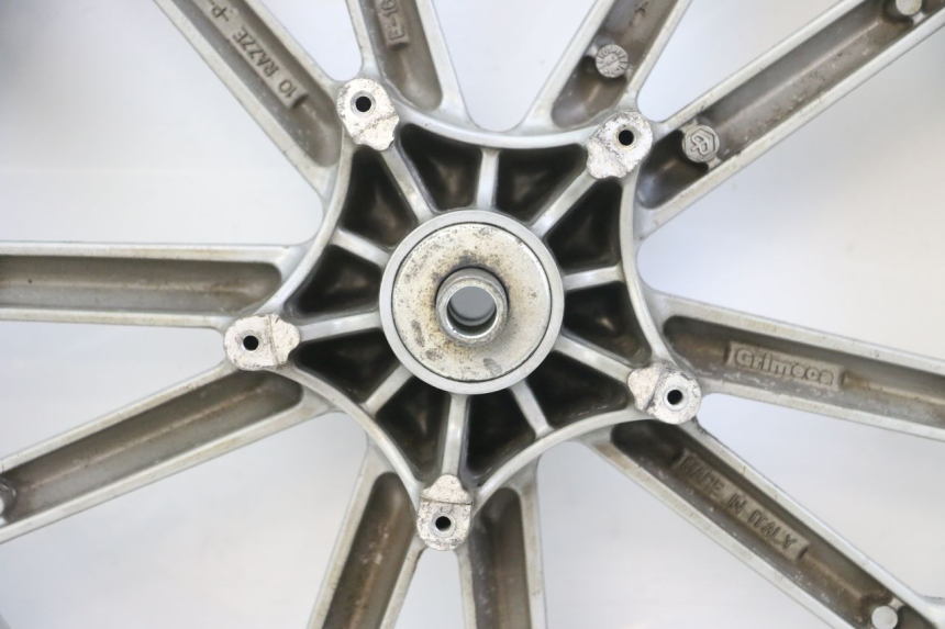 photo de FRONT RIM PIAGGIO BEVERLY 125 (1998 - 2005) - Focus on structure