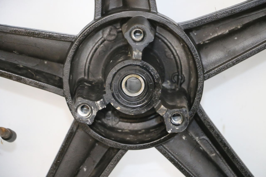 photo de Front wheel rim EUROCKA R8 4T 50 (2013 - 2022) - Surface and material condition