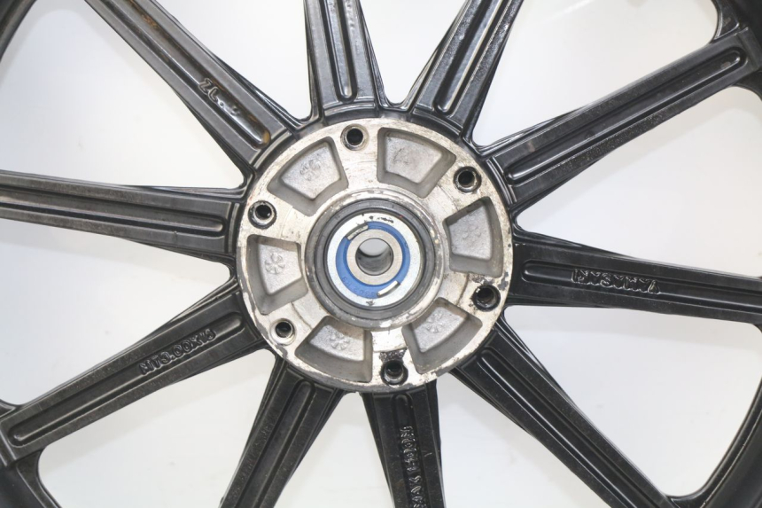 photo de FRONT WHEEL RIM YAMASAKI RAPTOR 50 (2013 - 2018) - High-resolution close-up