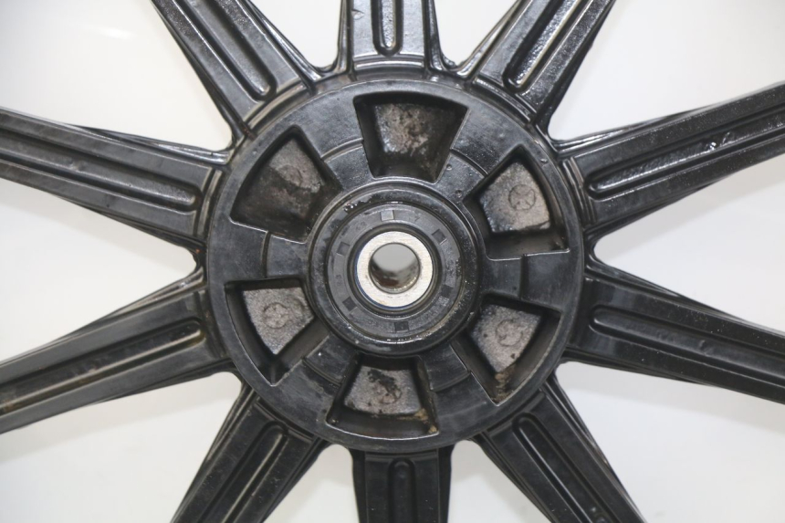 photo de FRONT WHEEL RIM YAMASAKI RAPTOR 50 (2013 - 2018) - Focus on structure