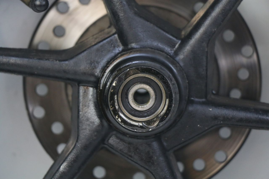 photo de FRONT WHEEL RIM TNT MOTOR ROMA 10' 2T 50 (2011 - 2018) - Distinctive features