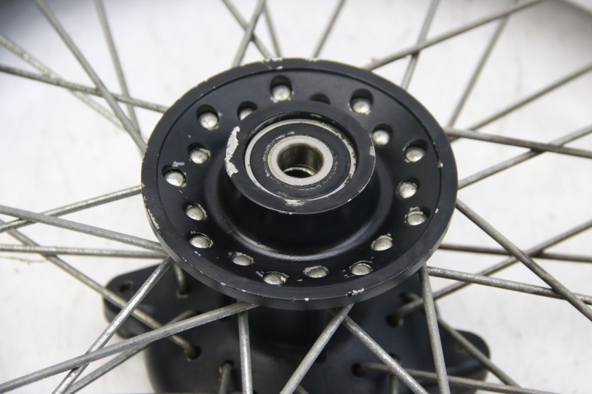 photo de FRONT WHEEL RIM HYOSUNG RT KARION 125 (2003 - 2007) - Detailed visual inspection