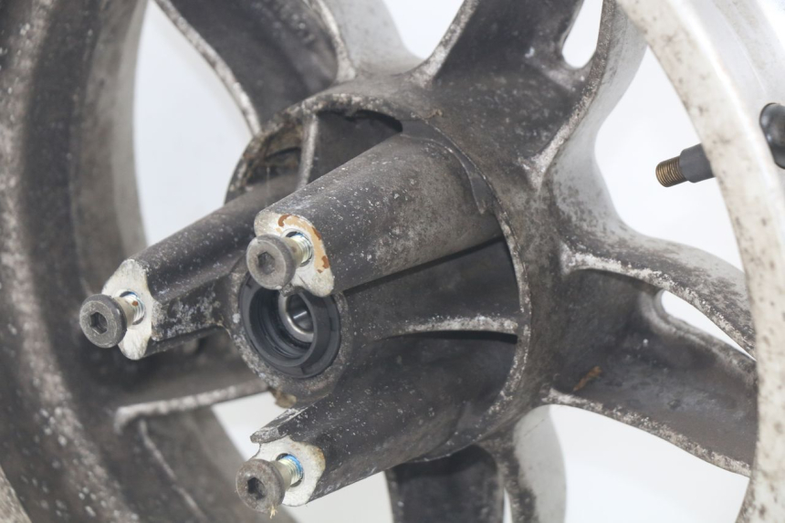 photo de FRONT RIM DAELIM S2 125 (2006 - 2007) - Fixing points details