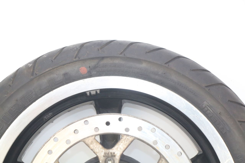 photo de FRONT WHEEL PEUGEOT SATELIS 125 (2010 - 2012) - High-resolution close-up