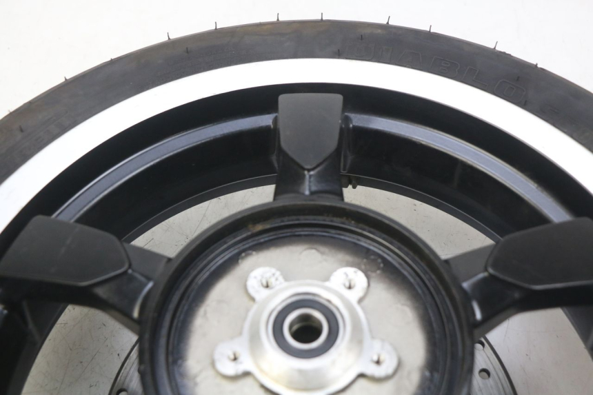 photo de FRONT WHEEL PEUGEOT SATELIS 125 (2010 - 2012) - Alternative perspective