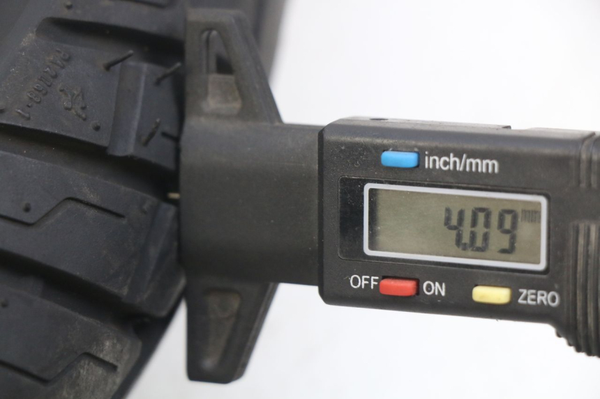 photo de FRONT WHEEL APRILIA SCARABEO 100 (2003 - 2012) - Zoom on usage condition