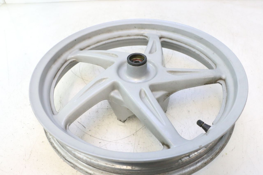 photo de FRONT RIM HONDA SH 125 (2001 - 2003) - High-resolution close-up