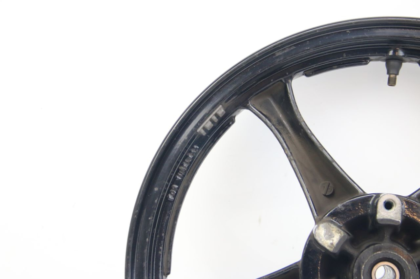 photo de FRONT WHEEL SUZUKI SIXTEEN 125 (2008 - 2010) - High-resolution close-up