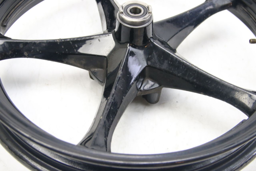 photo de FRONT WHEEL SUZUKI SIXTEEN 125 (2008 - 2010) - Detailed visual inspection