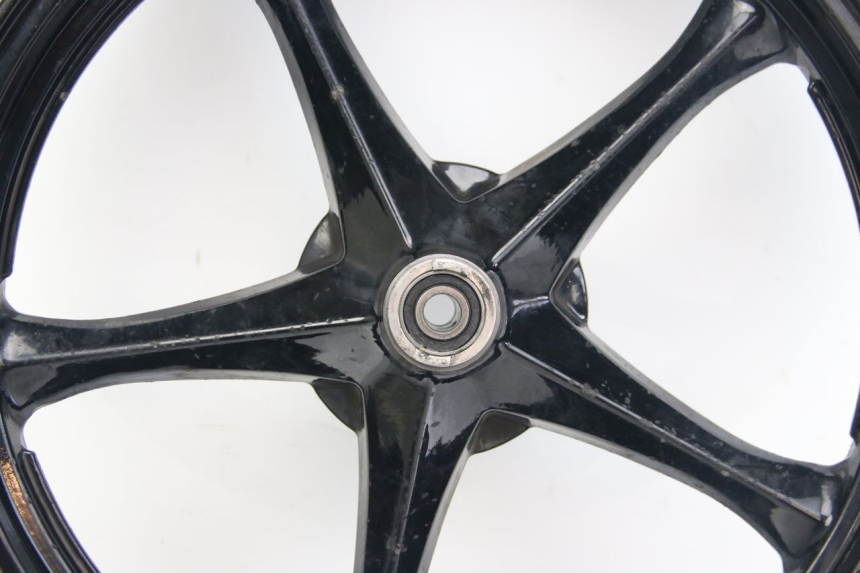 photo de FRONT WHEEL SUZUKI SIXTEEN 125 (2008 - 2010) - Zoom on usage condition