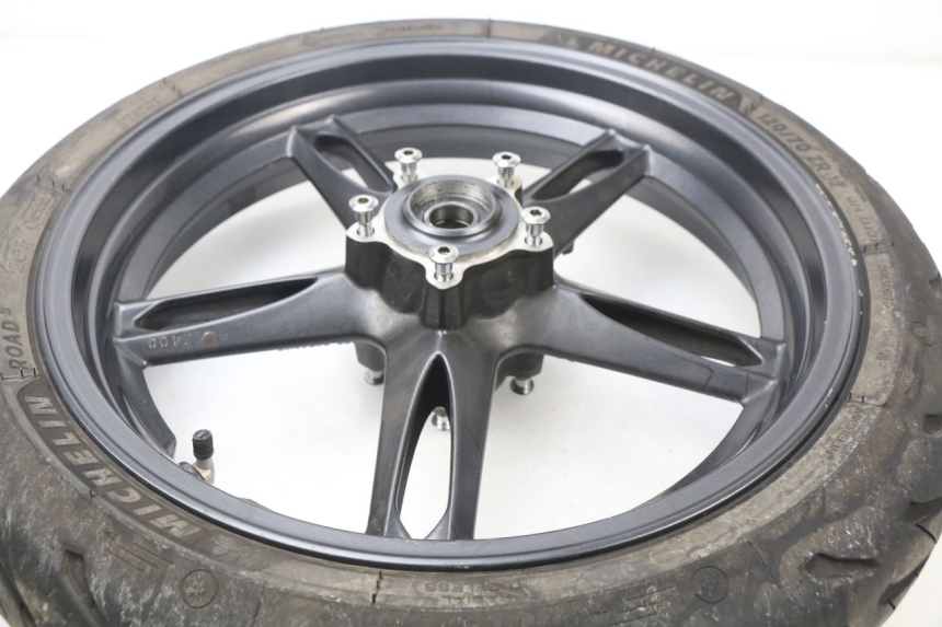 photo de FRONT RIM TRIUMPH SPEED TRIPLE 1050 (2005 - 2007) - Technical close-up