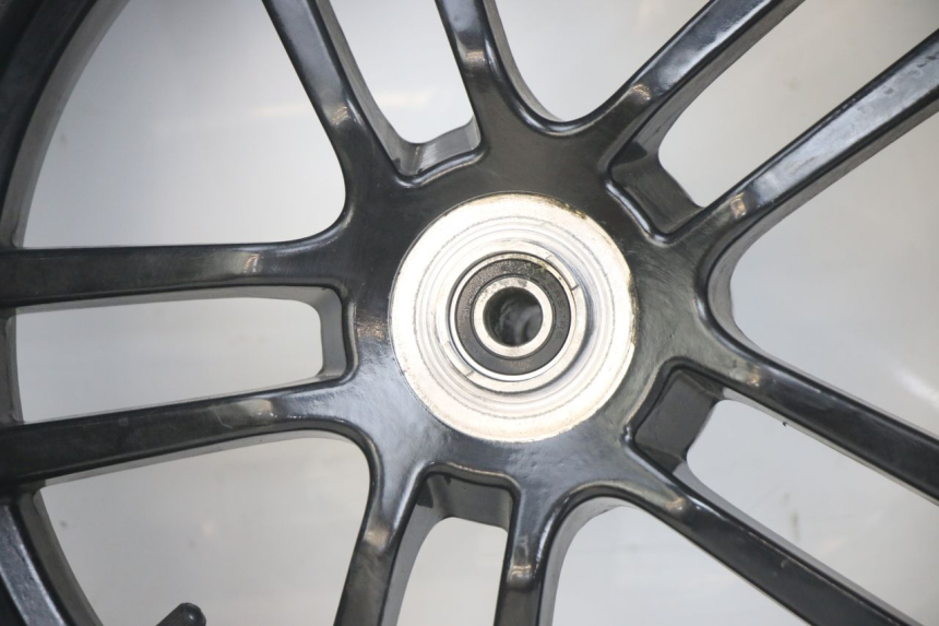 photo de FRONT WHEEL PEUGEOT SPEEDFIGHT 4 4T 50 (2015 - 2020) - Surface and material condition