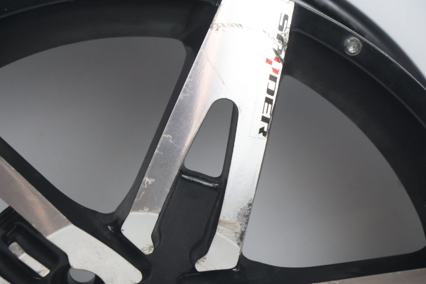 photo de FRONT RIM CAN-AM SPYDER RS 1000 (2008 - 2012) - Technical close-up