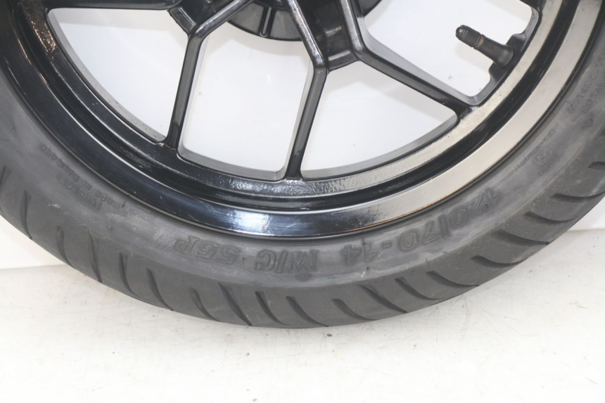 photo de FRONT WHEEL RIM APRILIA SR 2T 50 (2018 - 2022) - Distinctive features