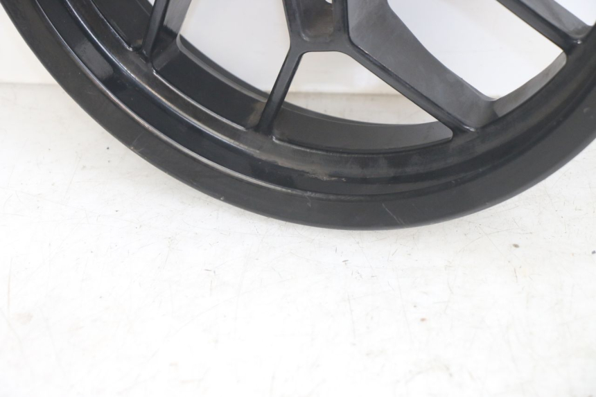 photo de FRONT WHEEL RIM APRILIA SR 2T 50 (2012 - 2017) - Zoom on usage condition
