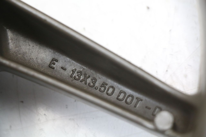 photo de FRONT RIM APRILIA SR CARB LC 2T 50 (2004 - 2012) - Additional view of the item