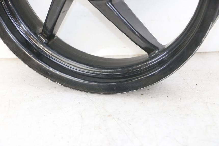 photo de FRONT WHEEL RIM APRILIA SR R 2T LC 50 (2018 - 2021) - Distinctive features