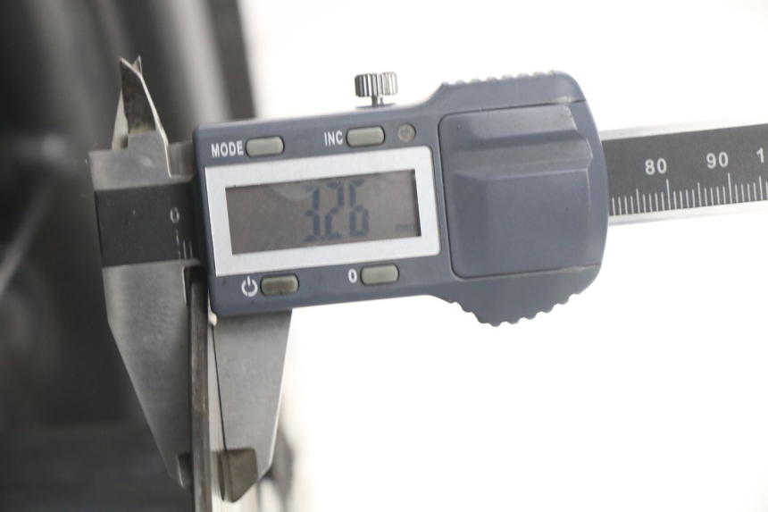 photo de FRONT WHEEL MBK STUNT NAKED 50 (2004 - 2018) - Fixing points details