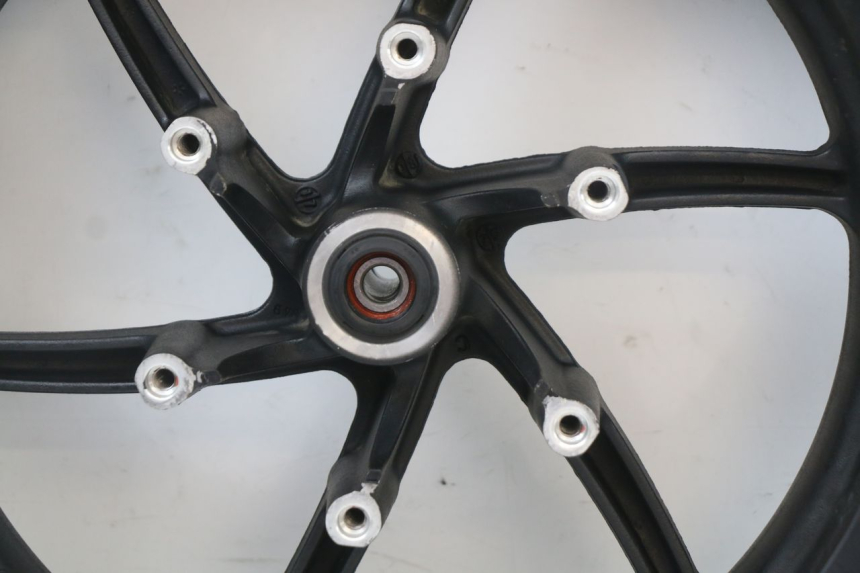 photo de FRONT RIM KYMCO SUPER 8 4T 50 (2018 - 2020) - Surface and material condition