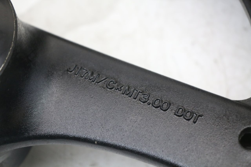 photo de FRONT RIM SUZUKI GS F 500 (2004 - 2007) - Fixing points details