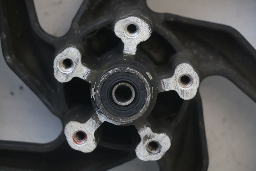 photo de FRONT WHEEL RIM SYM ORBIT III 3 4T 50 (2018 - 2021) - Distinctive features