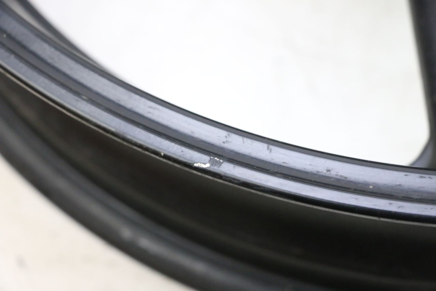 photo de FRONT WHEEL RIM YAMAHA TDM ABS 900 (2002 - 2014) - Fixing points details