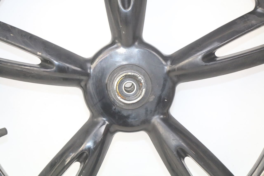 photo de FRONT WHEEL RIM PEUGEOT TWEET 4T 50 (2010 - 2014) - Surface and material condition