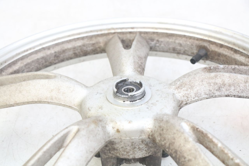 photo de FRONT WHEEL RIM PEUGEOT TWEET 4T 50 (2010 - 2014) - Technical close-up