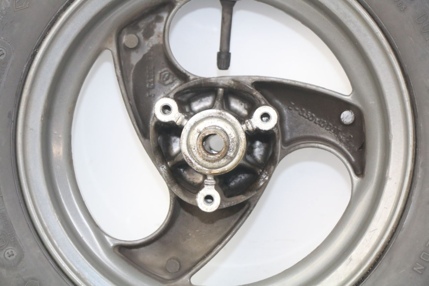 photo de FRONT WHEEL PIAGGIO TYPHOON 50 (1993 - 1999) - Surface and material condition