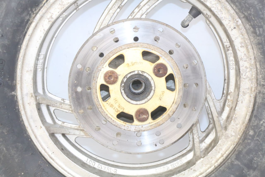 photo de FRONT WHEEL RIM PEUGEOT V-CLIC VCLIC 50 (2007 - 2013) - High-resolution close-up