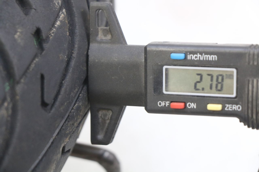 photo de FRONT WHEEL RIM PEUGEOT V-CLIC VCLIC 50 (2007 - 2013) - Zoom on usage condition