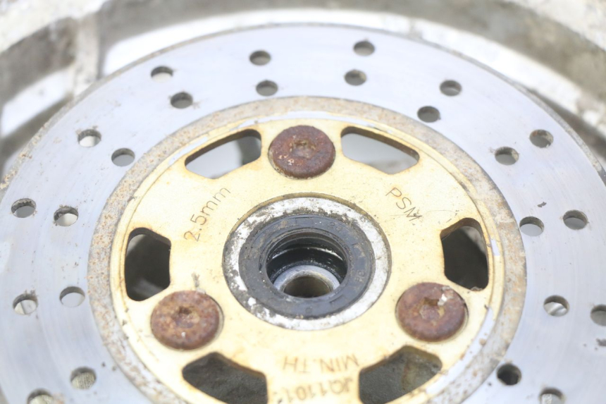 photo de FRONT WHEEL RIM PEUGEOT V-CLIC VCLIC 50 (2007 - 2013) - Fixing points details