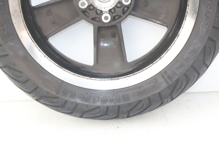 photo de FRONT WHEEL RIM PIAGGIO VESPA GTS IGET ABS 125 (2017 - 2023) - Distinctive features