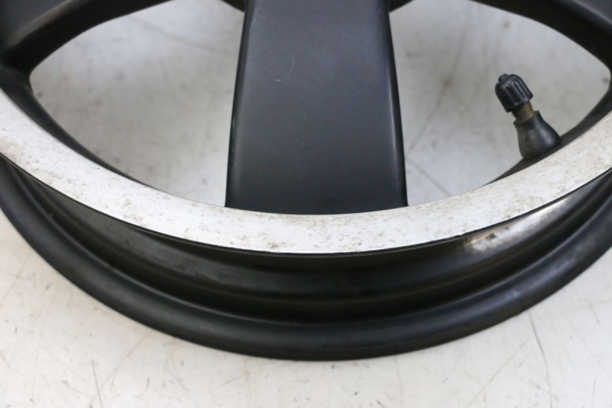 photo de FRONT WHEEL RIM PIAGGIO VESPA GTS SUPER IE 125 (2009 - 2016) - Zoom on usage condition