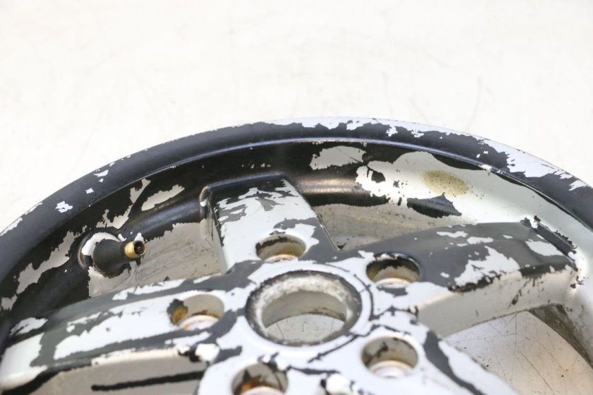 photo de FRONT WHEEL RIM PIAGGIO VESPA LX 2T 50 (2005 - 2013) - Zoom on usage condition