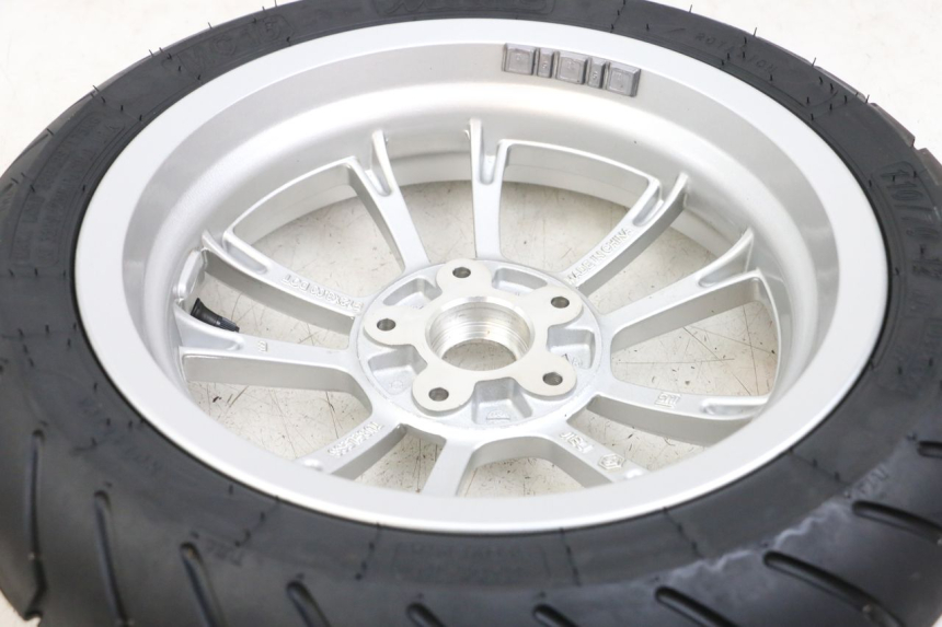 photo de FRONT RIM PIAGGIO VESPA PRIMAVERA 4T 50 (2021 - 2024) - Technical close-up