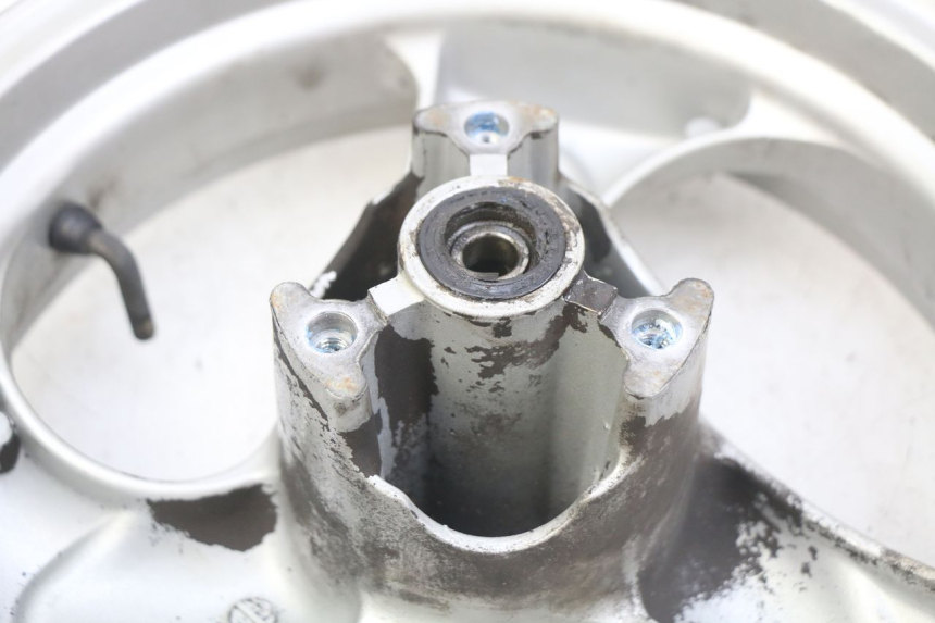 photo de FRONT WHEEL RIM KYMCO VITALITY 2T 50 (2004 - 2010) - Distinctive features