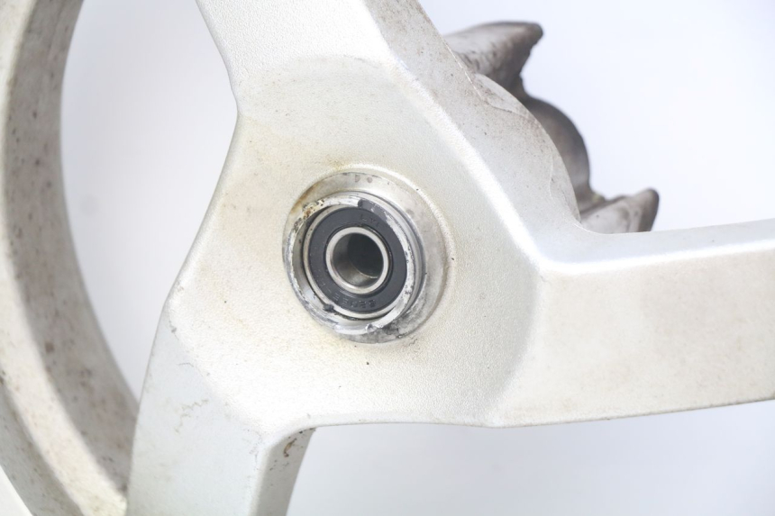 photo de FRONT WHEEL RIM PEUGEOT VIVACITY NEW 4T 50 (2008 - 2017) - Surface and material condition