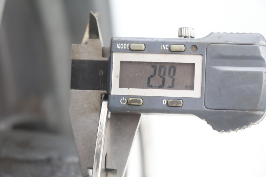photo de FRONT RIM PEUGEOT VIVACITY 100 (1999 - 2008) - Additional view of the item