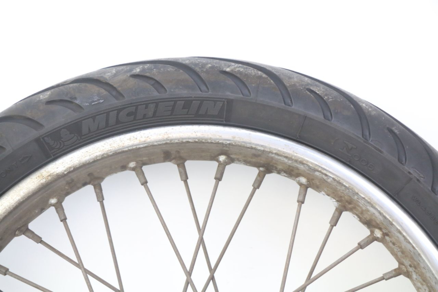 photo de FRONT WHEEL HONDA VT C SHADOW 125 (1999 - 2007) - High-resolution close-up