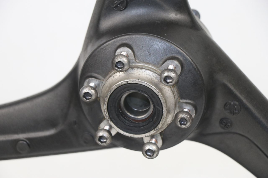 photo de FRONT RIM HONDA VTR F FIRESTORM 1000 (1997 - 2001) - Distinctive features