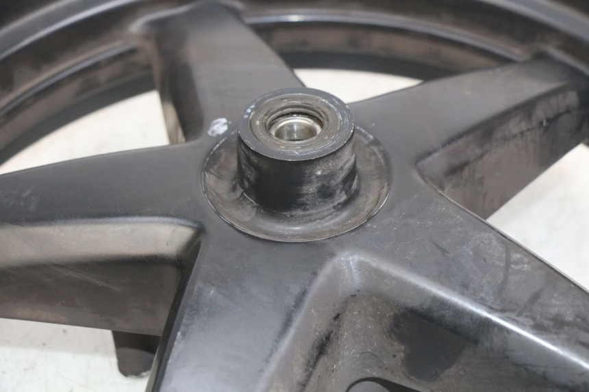 photo de FRONT WHEEL RIM YAMAHA X-MAX XMAX 125 (2010 - 2013) - Alternative perspective