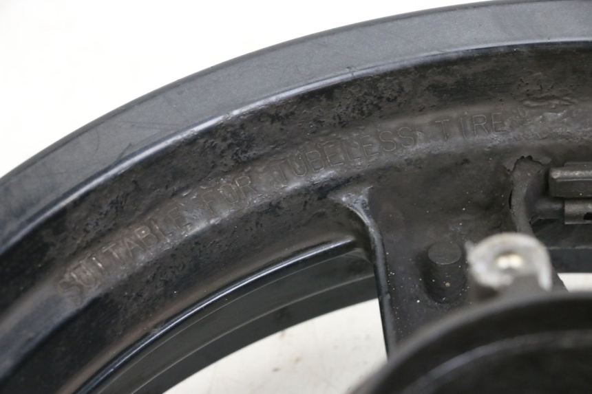 photo de FRONT WHEEL YAMAHA X-MAX XMAX 250 (2006 - 2009) - Distinctive features